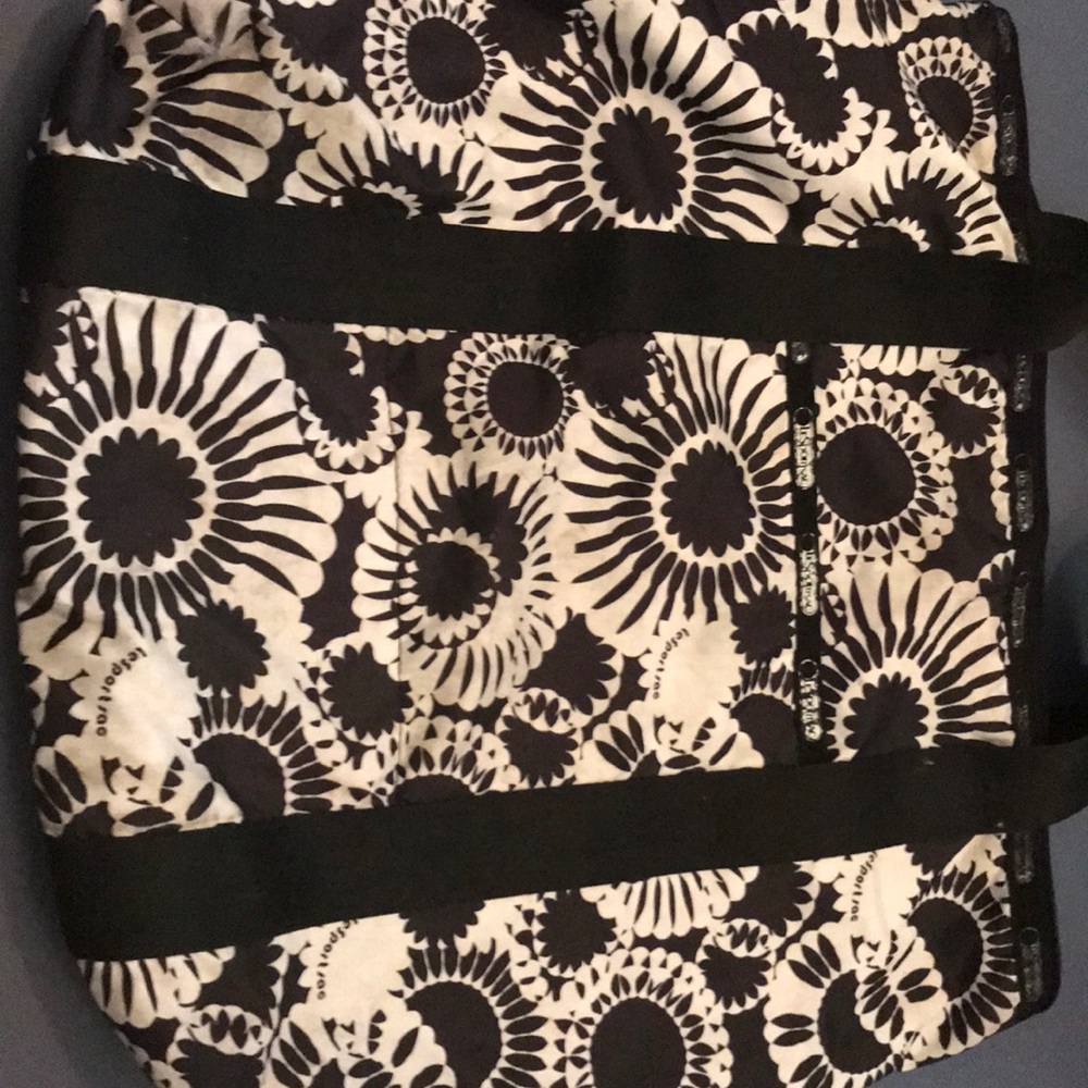 A LeSportsac tote